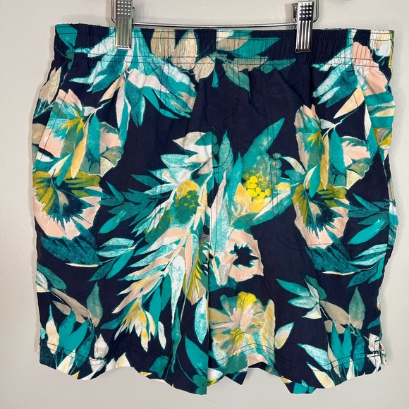 Columbia Walnut River Floral Print Nylon Outdoor Summer Shorts Size M - Picture 1 of 9